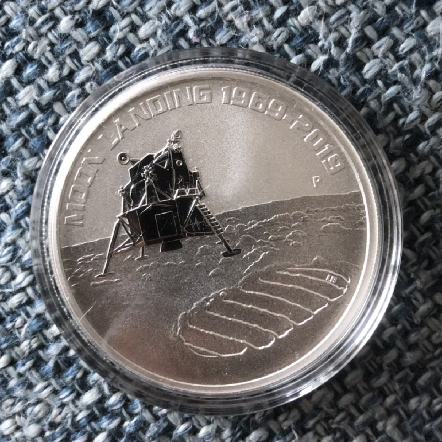 【保诚微拍】【自动拍卖、全场包邮】第19期 $ 硬币专场 $ 【投资银币】澳大利亚 2019年 阿波罗登月50周 1盎司 普制纪念银币(31.1克 0.9999银)  全新 原卷拆包！！！起拍:199元