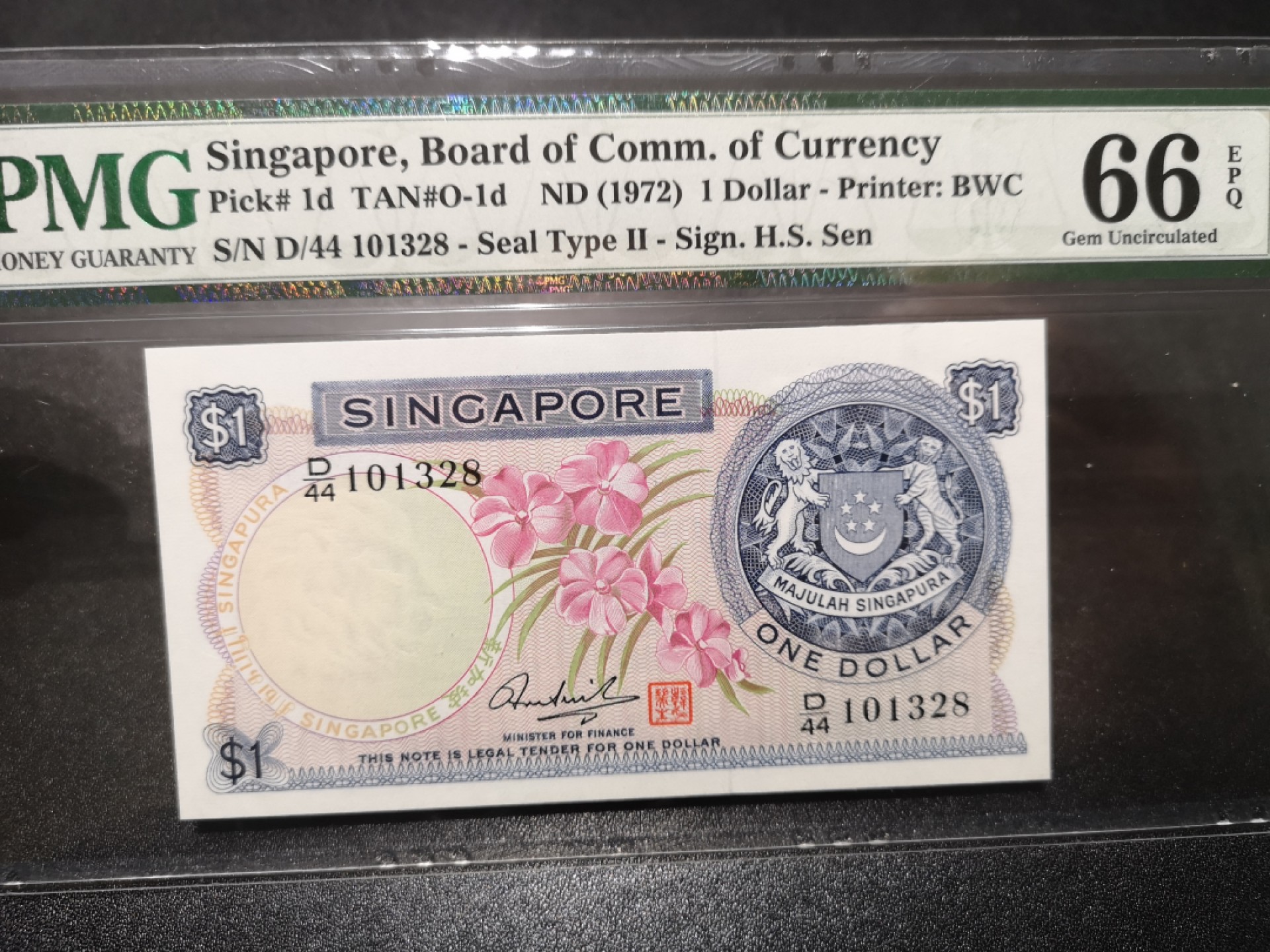 《外钞收藏家》第一百七十一期拍卖（本期97件） 1972年新加坡花版1元 无47尾8 PMG66 BWC作品