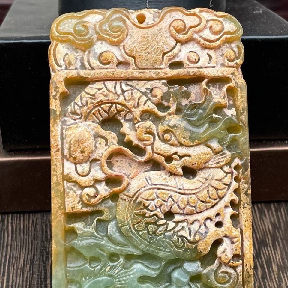 老岫玉捡漏明清汉代古玩玉器古董做旧收藏玉石古老玉挂件吊坠龙牌