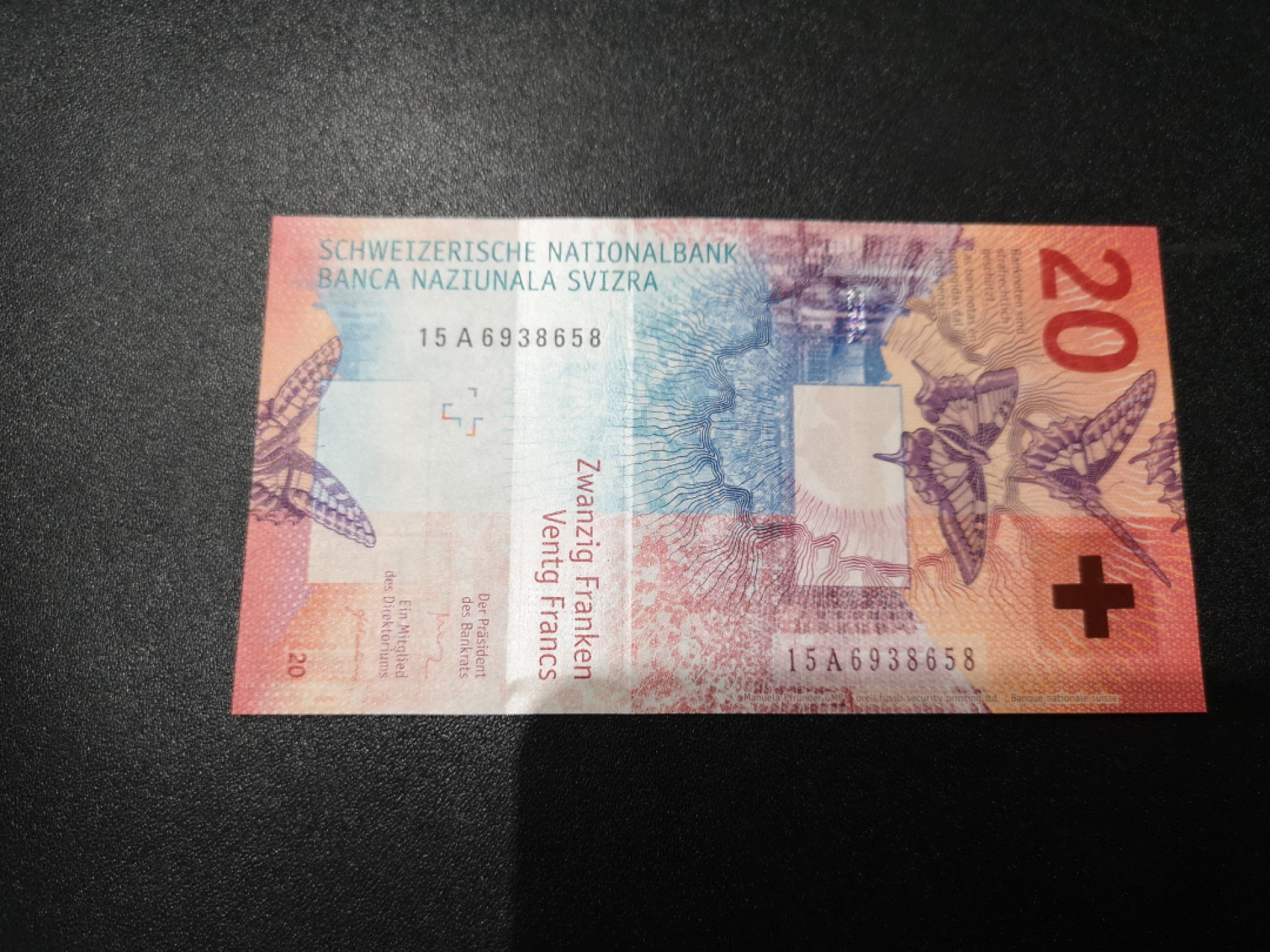 《外钞收藏家》第一百七十一期拍卖（本期97件） 2015年瑞士手版20法郎 A冠 无47尾8 全新UNC