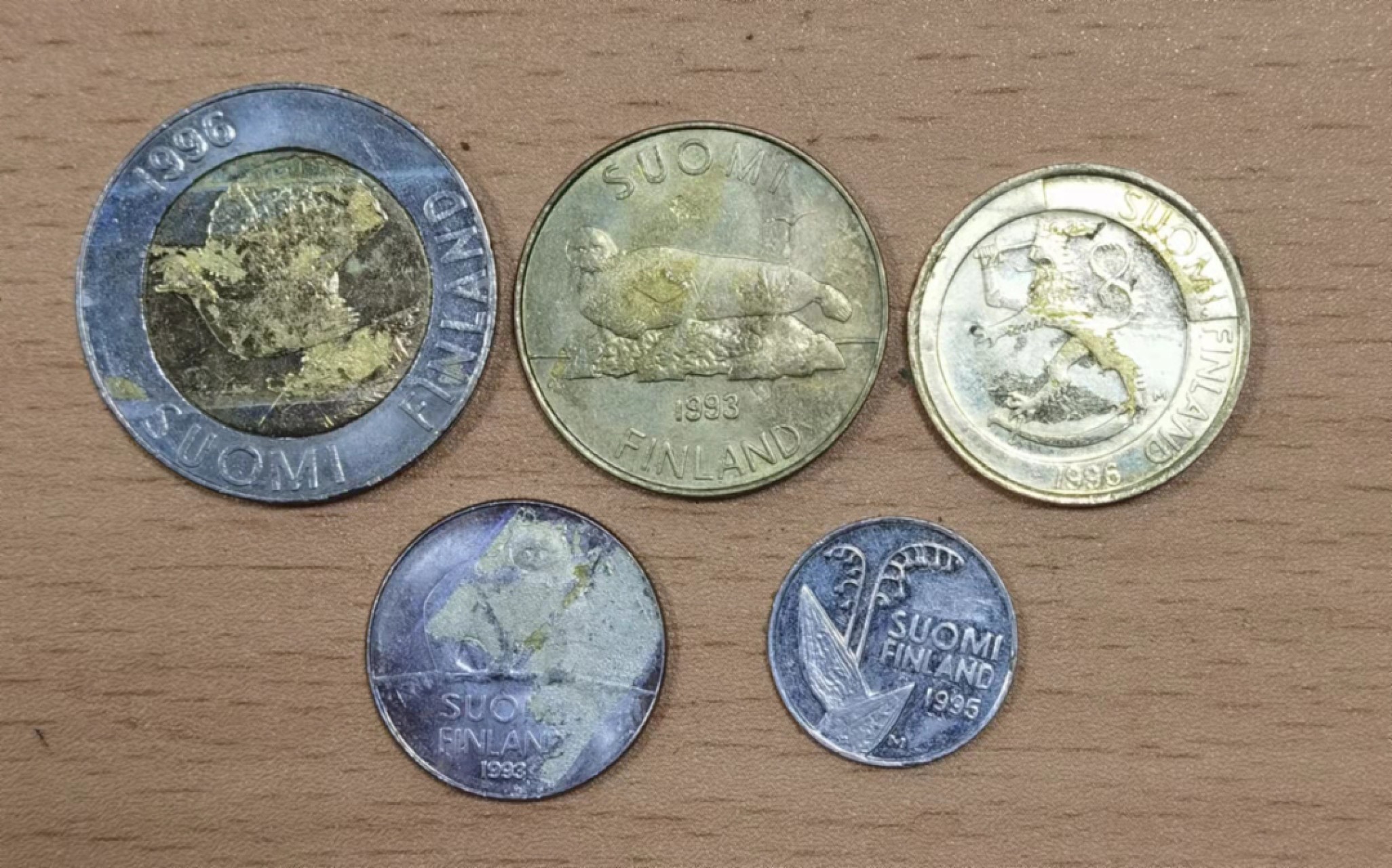 北京马甸外币专卖微拍第七十一期，非贵金属外国纪念币，流通币专场，陆续上新欢迎光临 芬兰，塑胶粘过
