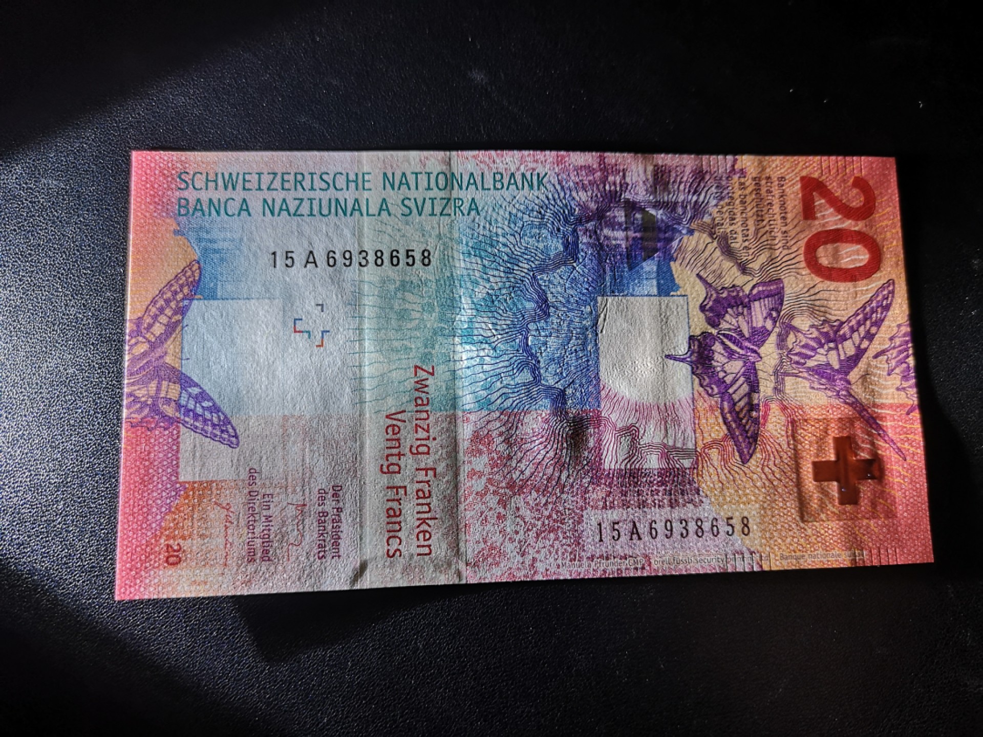 《外钞收藏家》第一百七十一期拍卖（本期97件） 2015年瑞士手版20法郎 A冠 无47尾8 全新UNC