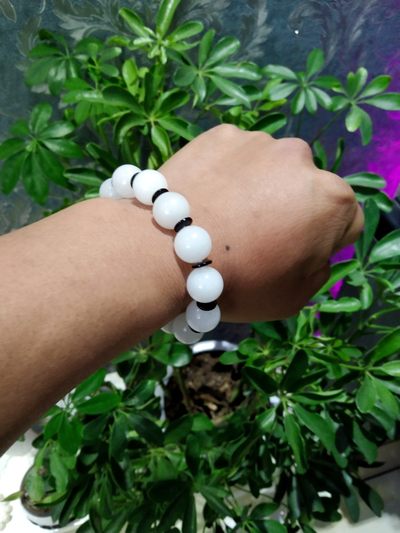 和田籽料精品金丝玉手串 和田籽料精品金丝玉手串