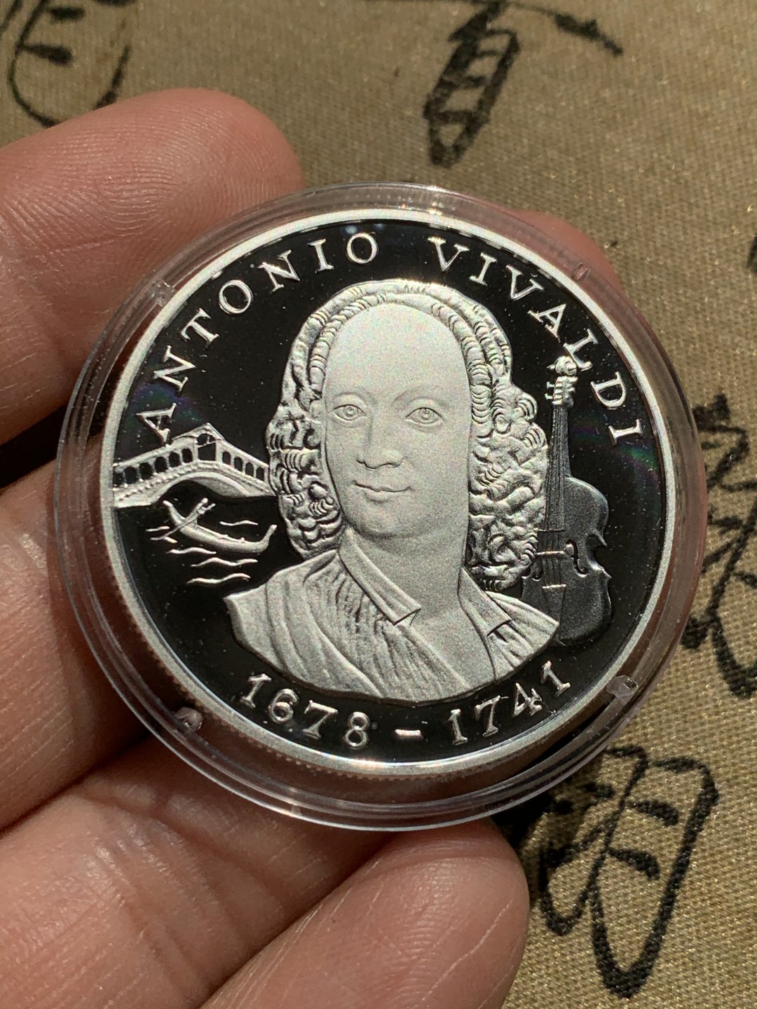 《竞宝斋》第39，40场-本周日，周一2场连拍（全场顺丰包邮） 2枚盒装 共62.94克   PROOF安道尔大银币音乐家 巴赫和维瓦尔第 1997年 10D纪念银币 一对