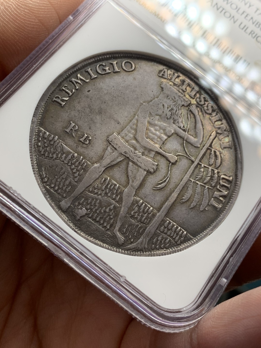 《竞宝斋》第39，40场-本周日，周一2场连拍（全场顺丰包邮） 亚军 NGC-AU55 德国布伦瑞克 1704年 野人大泰勒 大银币 大热品种 价格也在飞涨 这样的品相可遇不可求