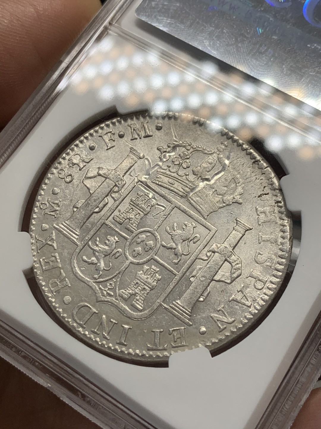 《竞宝斋》第39，40场-本周日，周一2场连拍（全场顺丰包邮） 西属 墨西哥 1800年 卡洛斯四世 8R 双柱大银币 正反深打