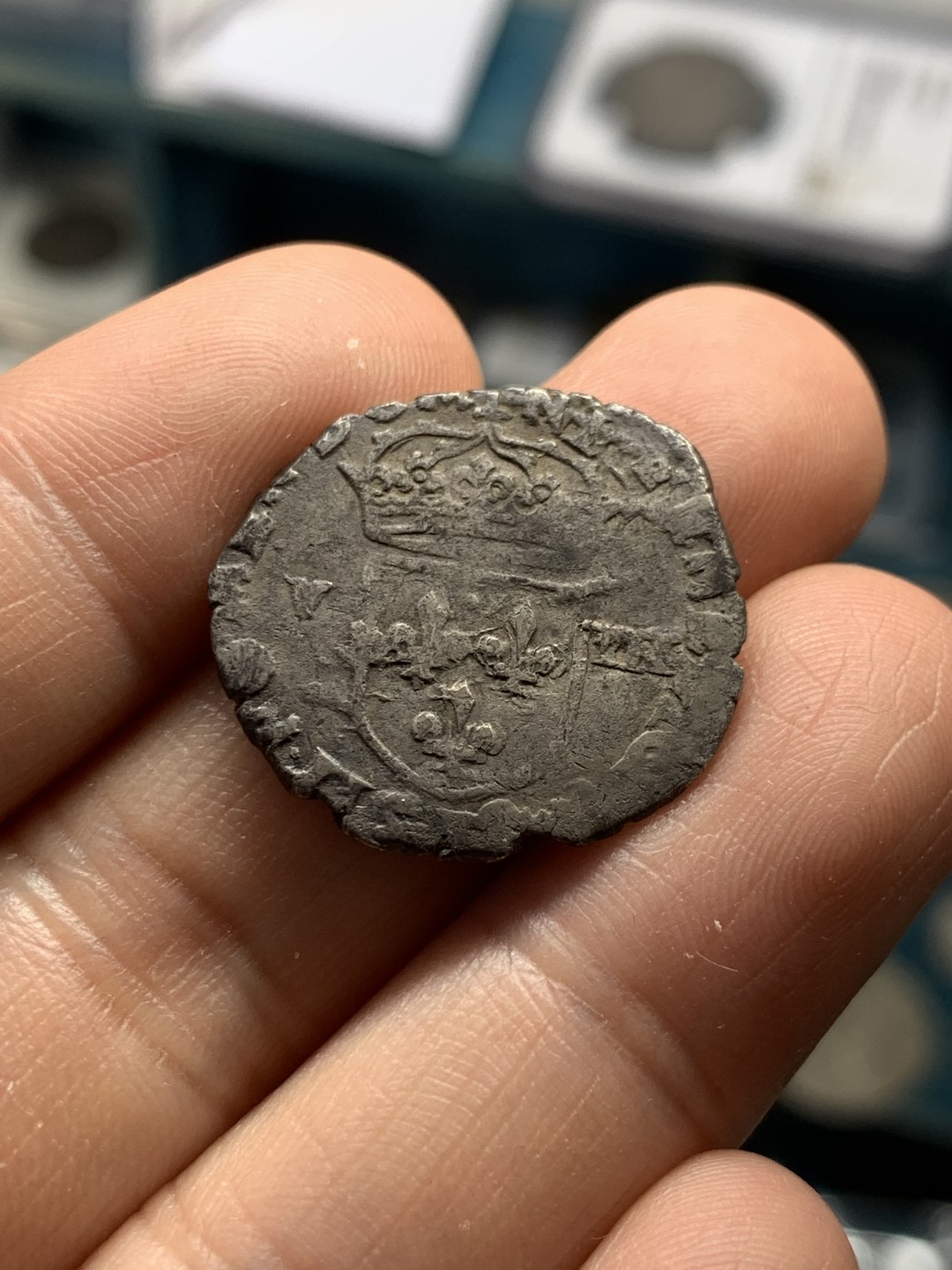 《竞宝斋》第39，40场-本周日，周一2场连拍（全场顺丰包邮） 法国 1584年 瓦卢瓦王朝 亨利三世 1/8埃居 银币 4.4克