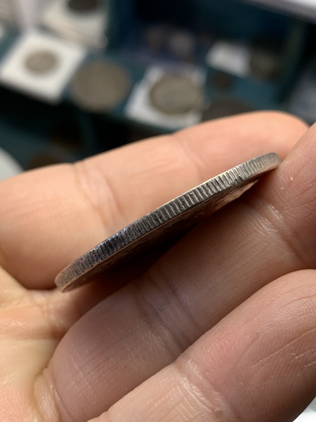 《竞宝斋》第39，40场-本周日，周一2场连拍（全场顺丰包邮） 站洋 1911年 贸易银 1元 大银币 小戳