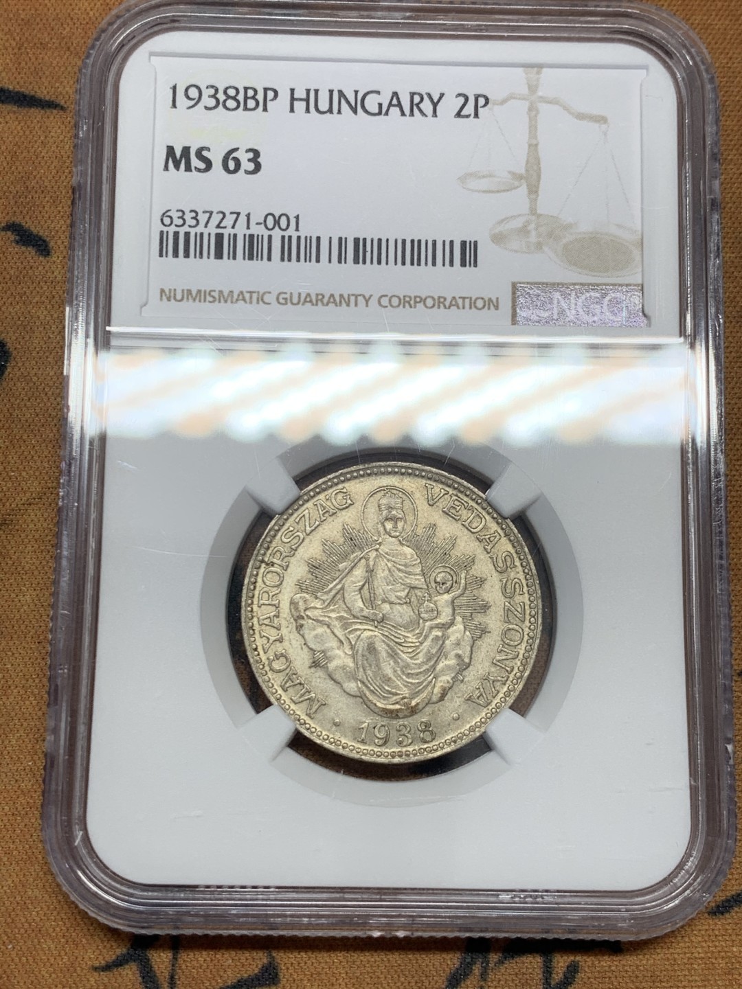 《竞宝斋》第39，40场-本周日，周一2场连拍（全场顺丰包邮） NGC-MS63 匈牙利 1938年 圣母抱婴 2潘果 原光银币 稀少品种 这分非常难得了