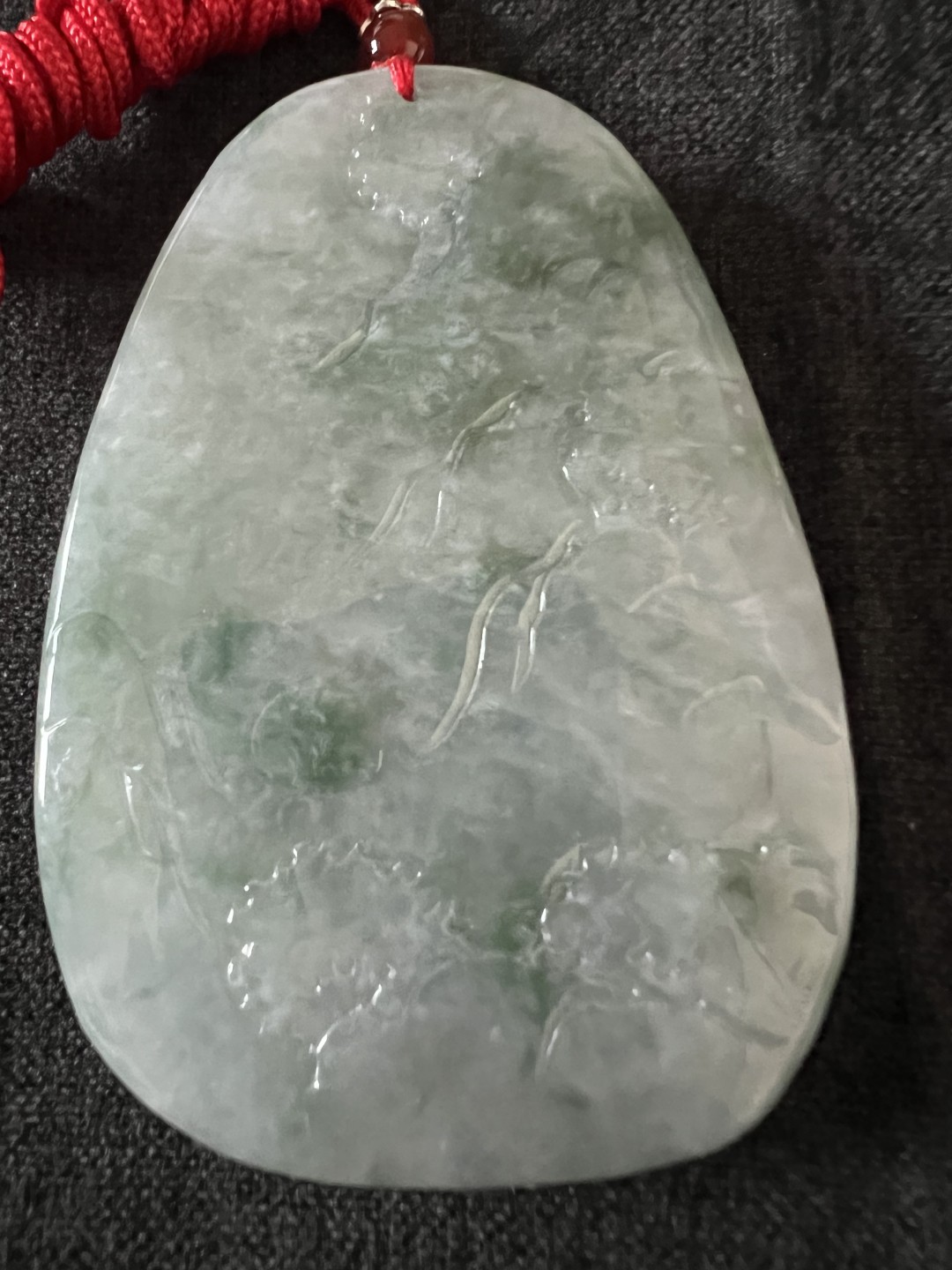 翡翠绿山水牌吊坠