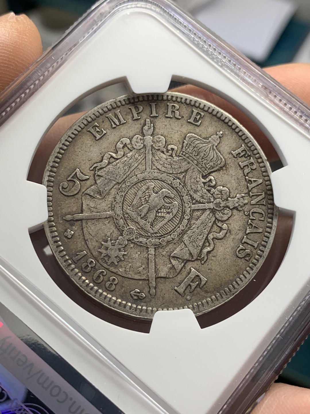 《竞宝斋》第39，40场-本周日，周一2场连拍（全场顺丰包邮） NGC XF45 法国 1868年 炭黑包浆 拿三 5法郎 银币