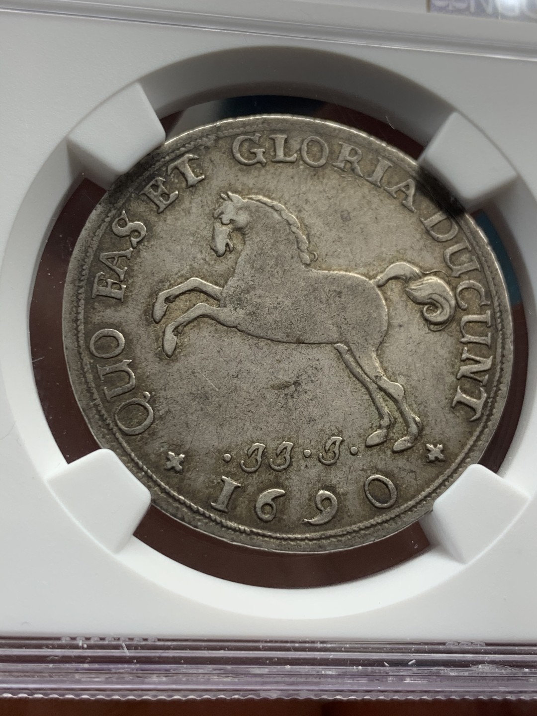 《竞宝斋》第39，40场-本周日，周一2场连拍（全场顺丰包邮） 亚军 NGC-XF40 德国布伦瑞克 1690年 JJJ 宝马 2/3泰勒 银币 老包浆 非常稀少的品种