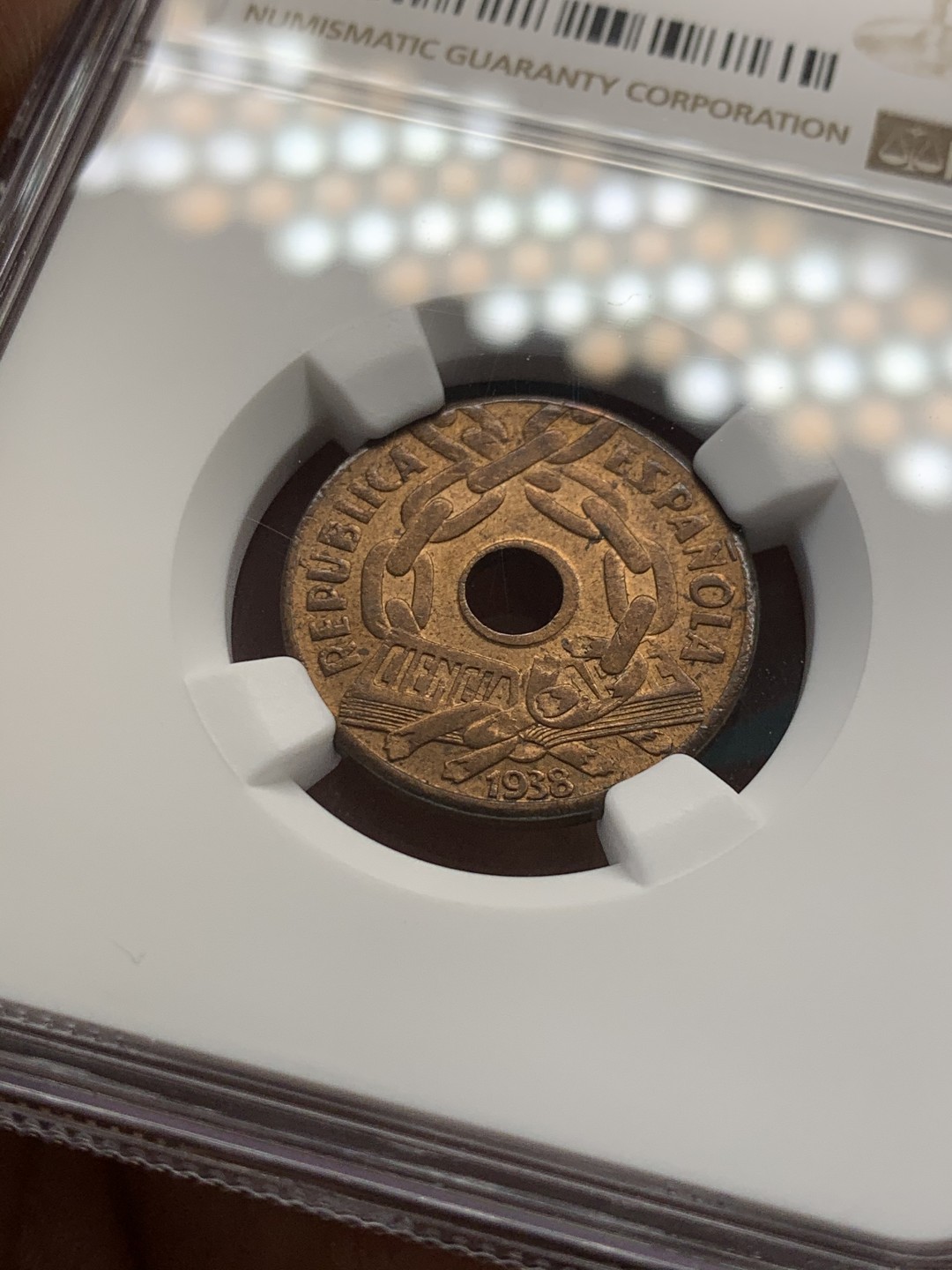 《竞宝斋》第39，40场-本周日，周一2场连拍（全场顺丰包邮） NGC MS63 西班牙 内战币 1938年 25分 铜币 非常难得品种