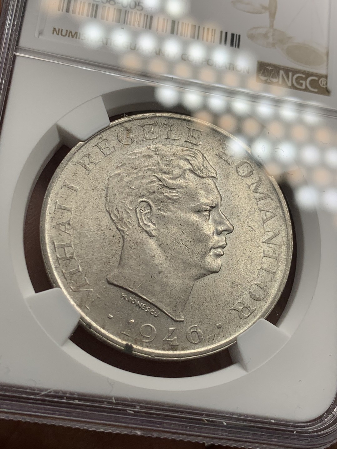 《竞宝斋》第39，40场-本周日，周一2场连拍（全场顺丰包邮） NGC-MS62 罗马尼亚 1946年 100000列伊 转光好品大银币 NGC标签把年份和面值都写错了