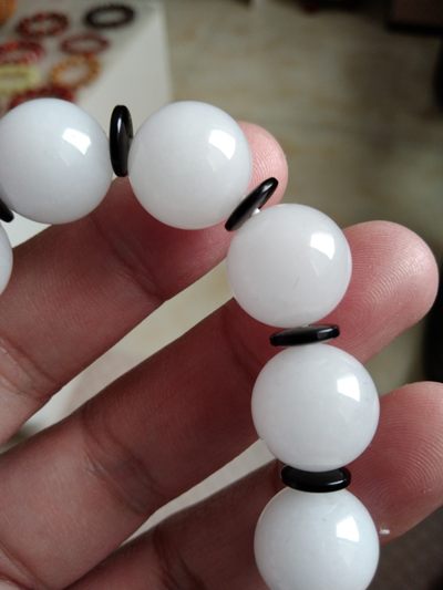 和田籽料精品金丝玉手串 和田籽料精品金丝玉手串