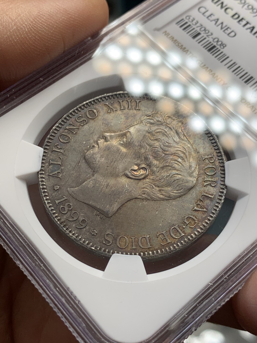 《竞宝斋》第39，40场-本周日，周一2场连拍（全场顺丰包邮） NGC-UNC 西班牙 1899年 阿方索十三世 5比塞塔双柱大银币 五彩包浆 玩味道的来