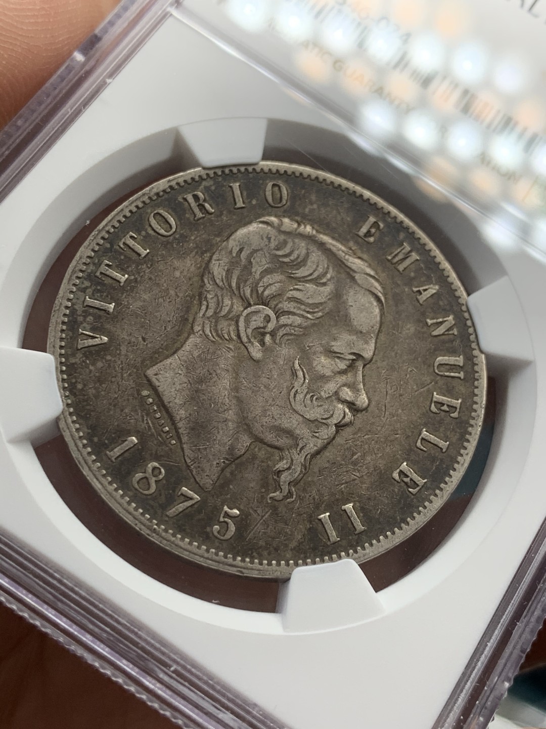 《竞宝斋》第39，40场-本周日，周一2场连拍（全场顺丰包邮） NGC XF45 意大利 1875年 原味深包浆 伊曼纽尔二世 5里拉 大银币