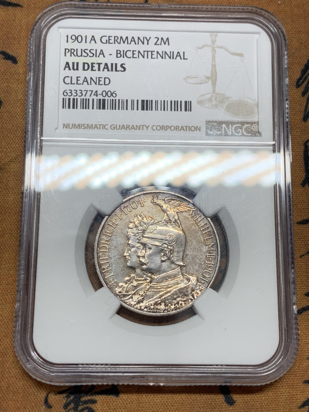 《竞宝斋》第39，40场-本周日，周一2场连拍（全场顺丰包邮） NGC 评级 1901年 德国普鲁士 200周年 五彩 2马克 银币