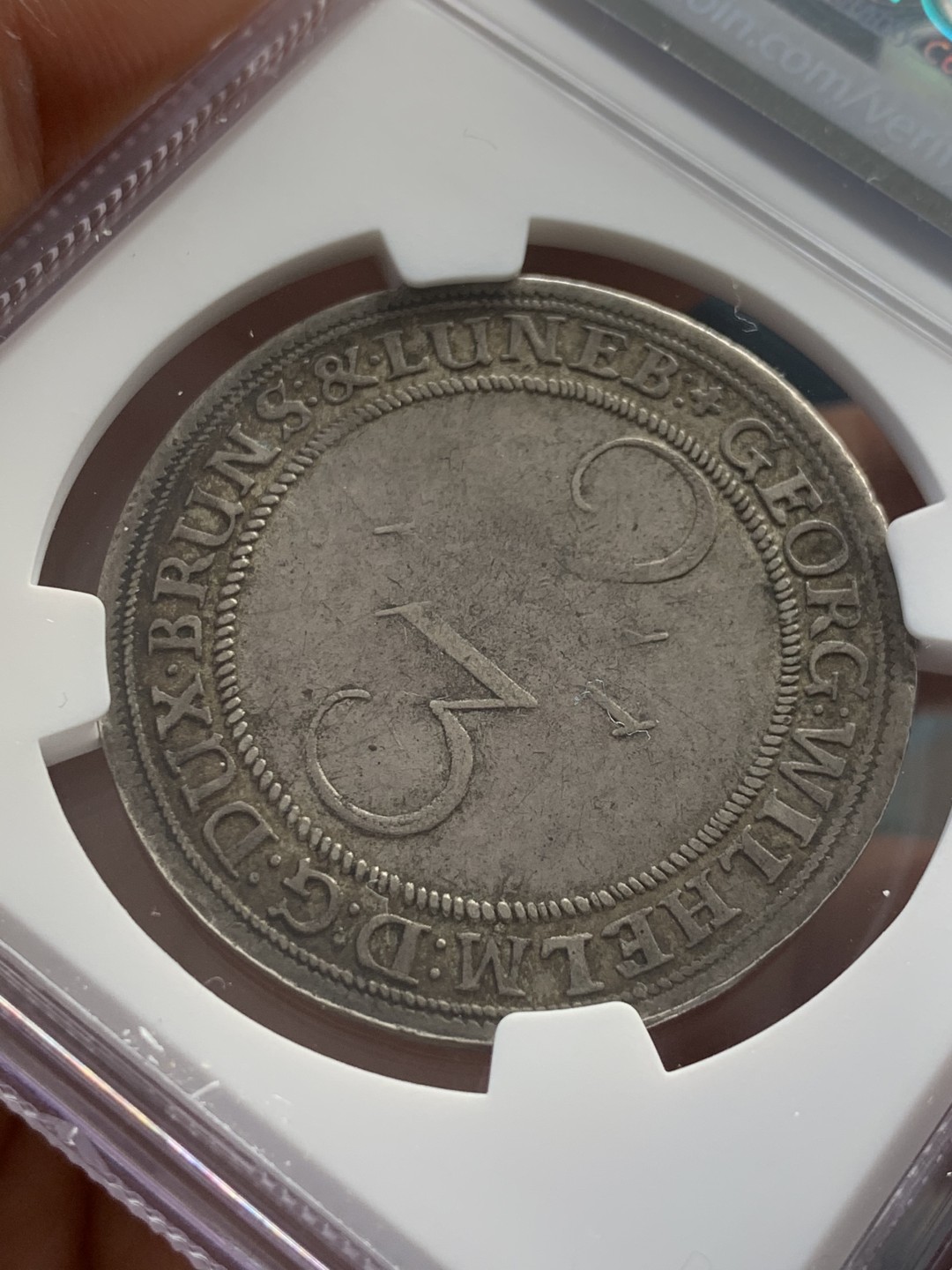 《竞宝斋》第39，40场-本周日，周一2场连拍（全场顺丰包邮） 亚军 NGC-XF40 德国布伦瑞克 1690年 JJJ 宝马 2/3泰勒 银币 老包浆 非常稀少的品种