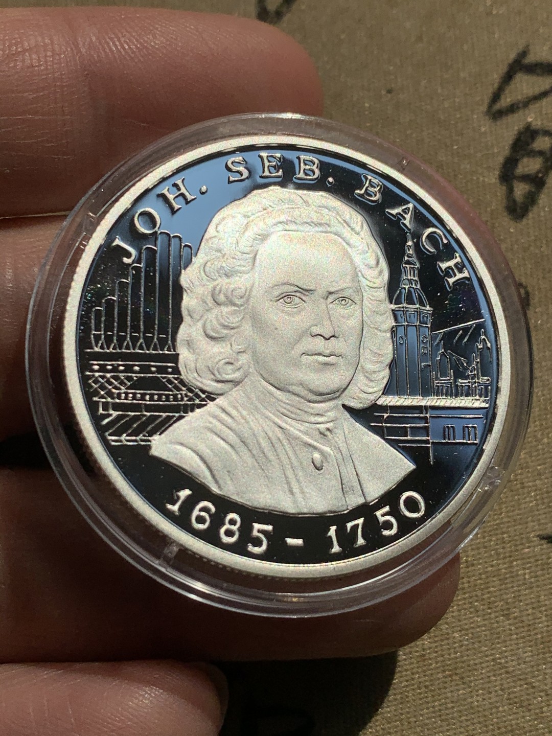 《竞宝斋》第39，40场-本周日，周一2场连拍（全场顺丰包邮） 2枚盒装 共62.94克   PROOF安道尔大银币音乐家 巴赫和维瓦尔第 1997年 10D纪念银币 一对