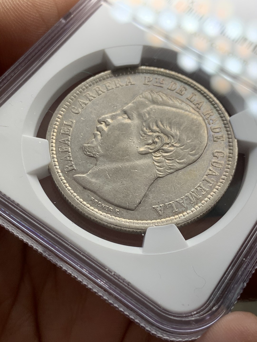 《竞宝斋》第39，40场-本周日，周一2场连拍（全场顺丰包邮） NGC-AU50 危地马拉 1863年 1比索 大银币 少见品种 出分很难 比这分高的就5枚而已