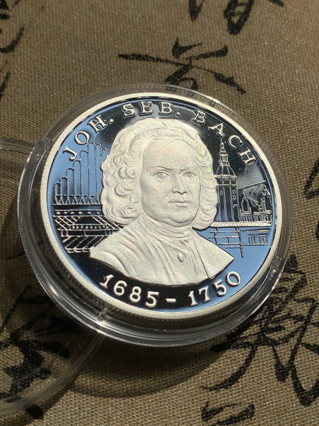 《竞宝斋》第39，40场-本周日，周一2场连拍（全场顺丰包邮） 2枚盒装 共62.94克   PROOF安道尔大银币音乐家 巴赫和维瓦尔第 1997年 10D纪念银币 一对