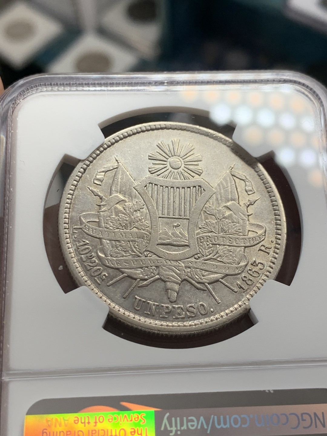 《竞宝斋》第39，40场-本周日，周一2场连拍（全场顺丰包邮） NGC-AU50 危地马拉 1863年 1比索 大银币 少见品种 出分很难 比这分高的就5枚而已