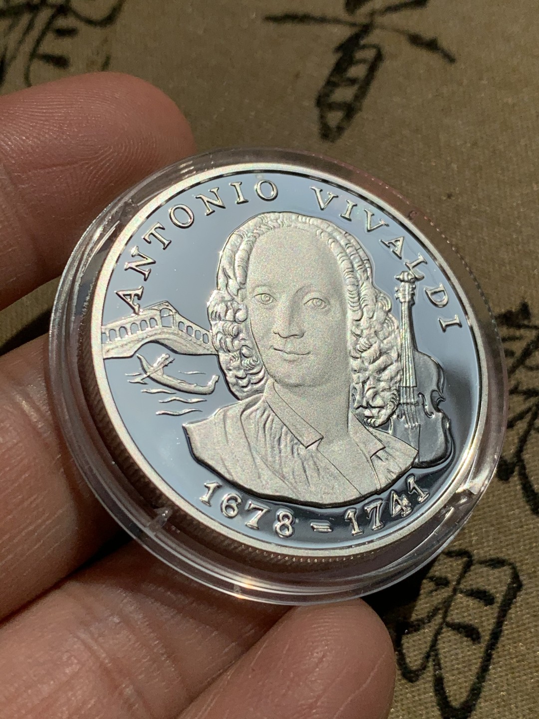 《竞宝斋》第39，40场-本周日，周一2场连拍（全场顺丰包邮） 2枚盒装 共62.94克   PROOF安道尔大银币音乐家 巴赫和维瓦尔第 1997年 10D纪念银币 一对