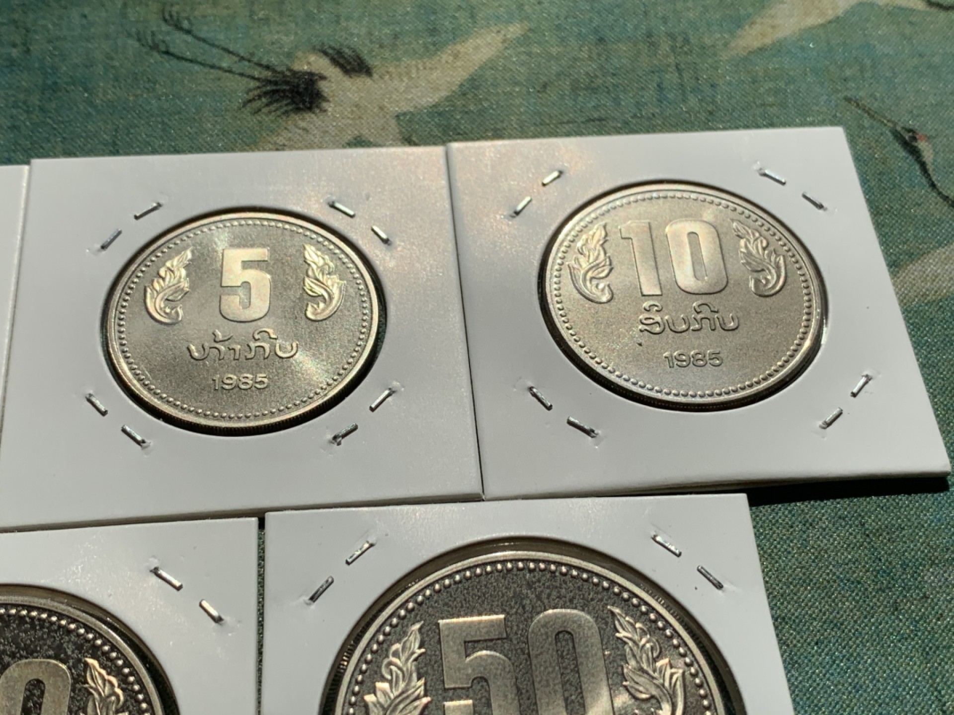 《竞宝斋》第39，40场-本周日，周一2场连拍（全场顺丰包邮） 1985年老挝类精致套币全面值早期唯一一套全面值套币