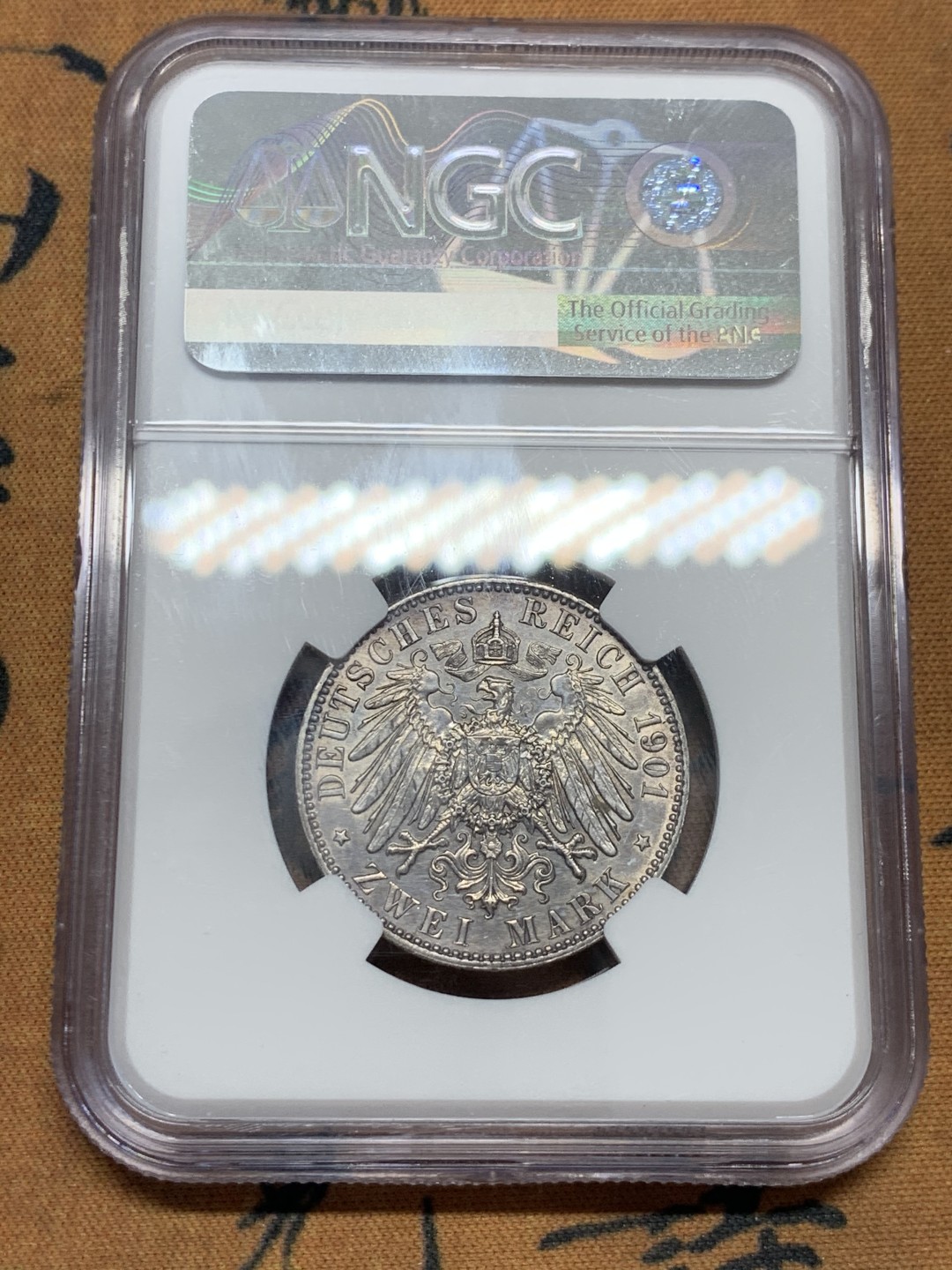 《竞宝斋》第39，40场-本周日，周一2场连拍（全场顺丰包邮） NGC 评级 1901年 德国普鲁士 200周年 五彩 2马克 银币