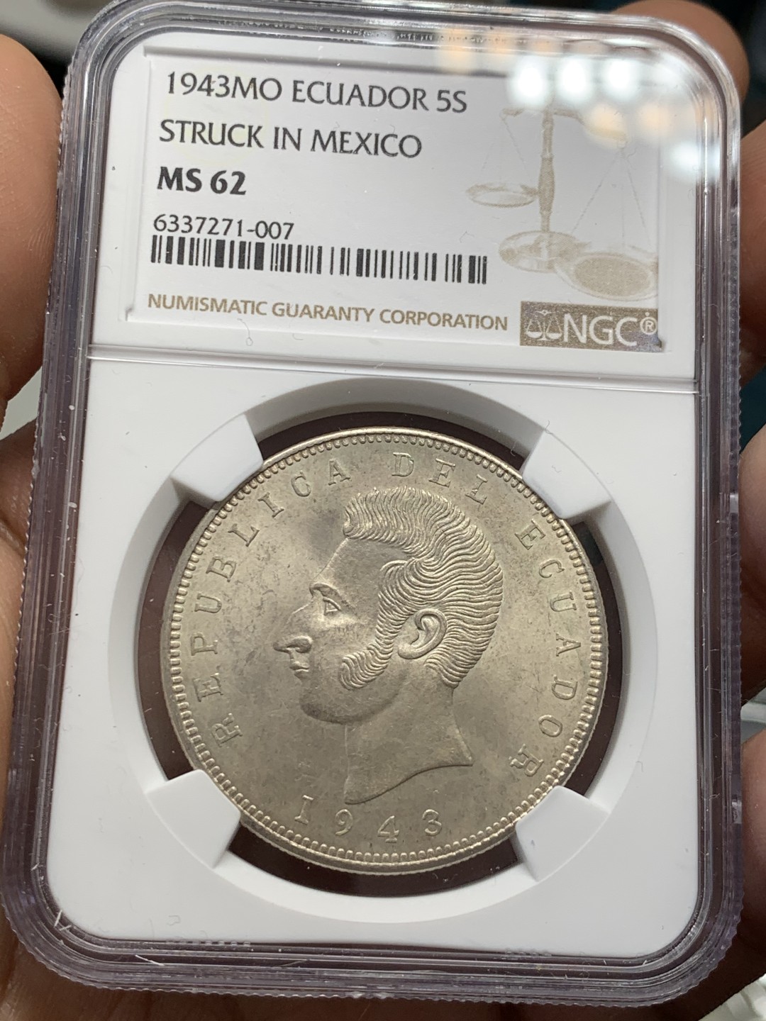 《竞宝斋》第39，40场-本周日，周一2场连拍（全场顺丰包邮） NGC-MS62 厄瓜多尔 1943年 5苏克雷 原光大银币 这发型得花掉多少摩丝呢？