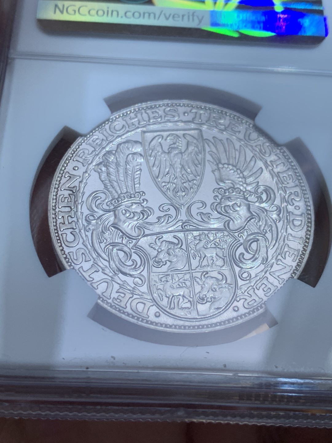 《竞宝斋》第39，40场-本周日，周一2场连拍（全场顺丰包邮） NGC-MS63 德国 1927年 兴登堡80大寿纪念大银章 底板转光 PL 底板