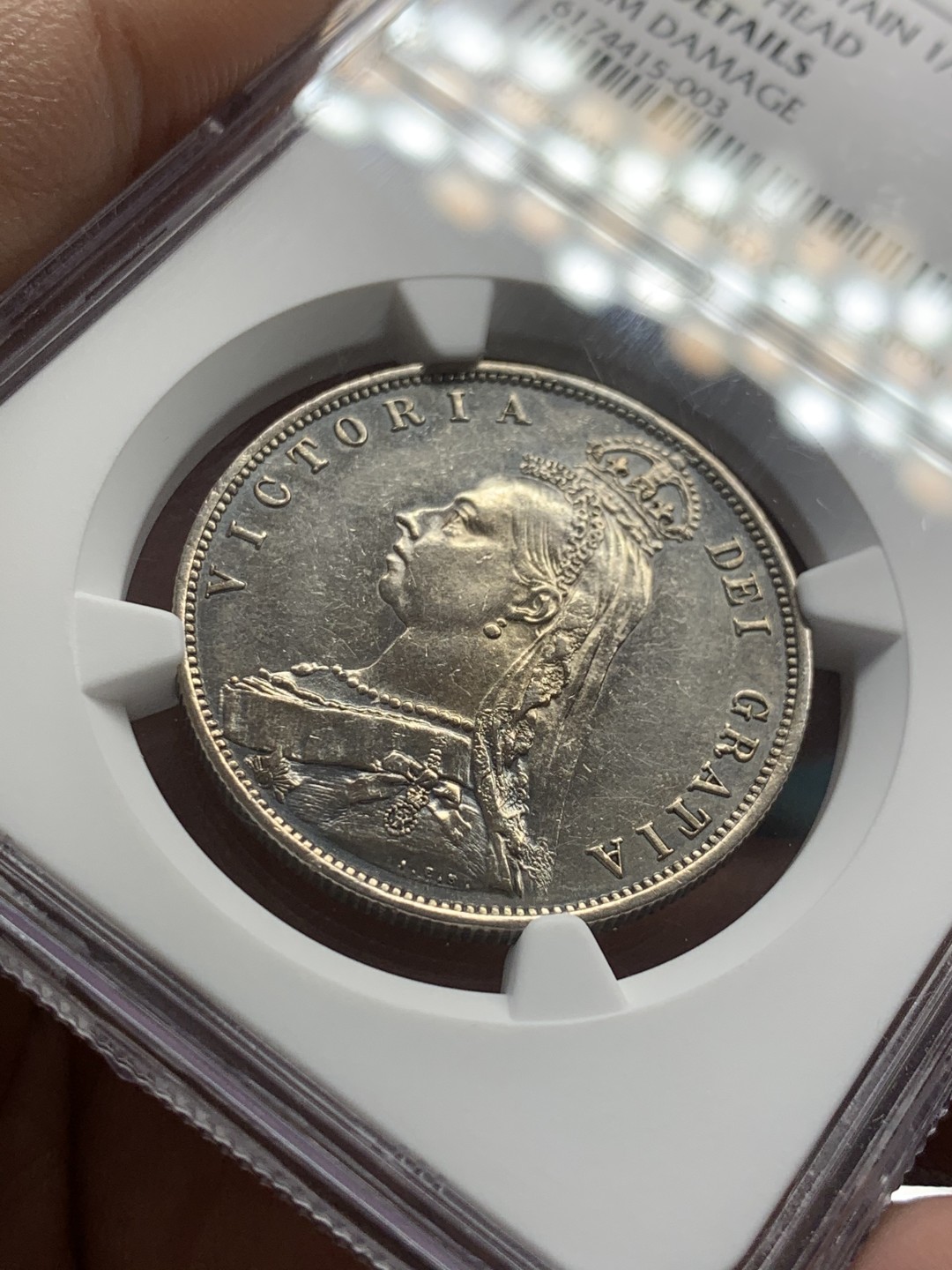 《竞宝斋》第39，40场-本周日，周一2场连拍（全场顺丰包邮） NGC 评级  英国 1887年 罗马体 维多利亚 半克朗银币