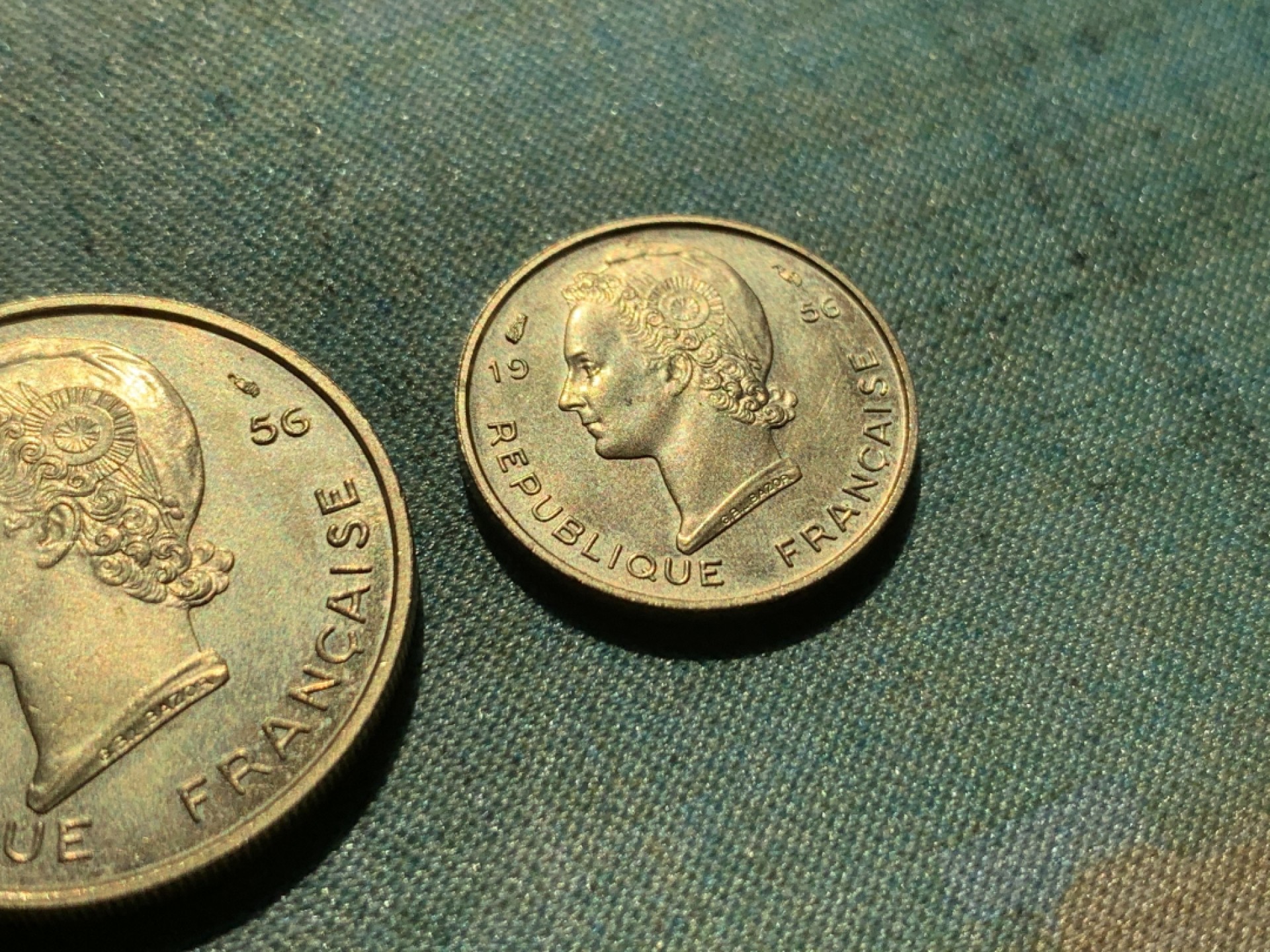 《竞宝斋》第39，40场-本周日，周一2场连拍（全场顺丰包邮） 1956年法属西非样币3枚