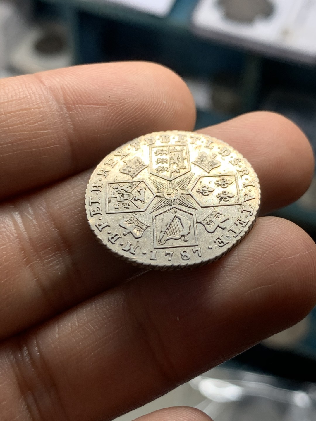 《竞宝斋》第39，40场-本周日，周一2场连拍（全场顺丰包邮） 好品相 英国1787年 乔三 1先令 银币 5.9克