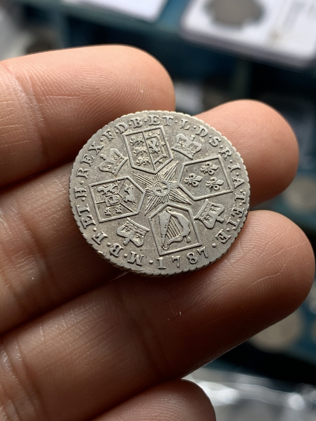 《竞宝斋》第39，40场-本周日，周一2场连拍（全场顺丰包邮） 好品相 英国1787年 乔三 1先令 银币 5.9克