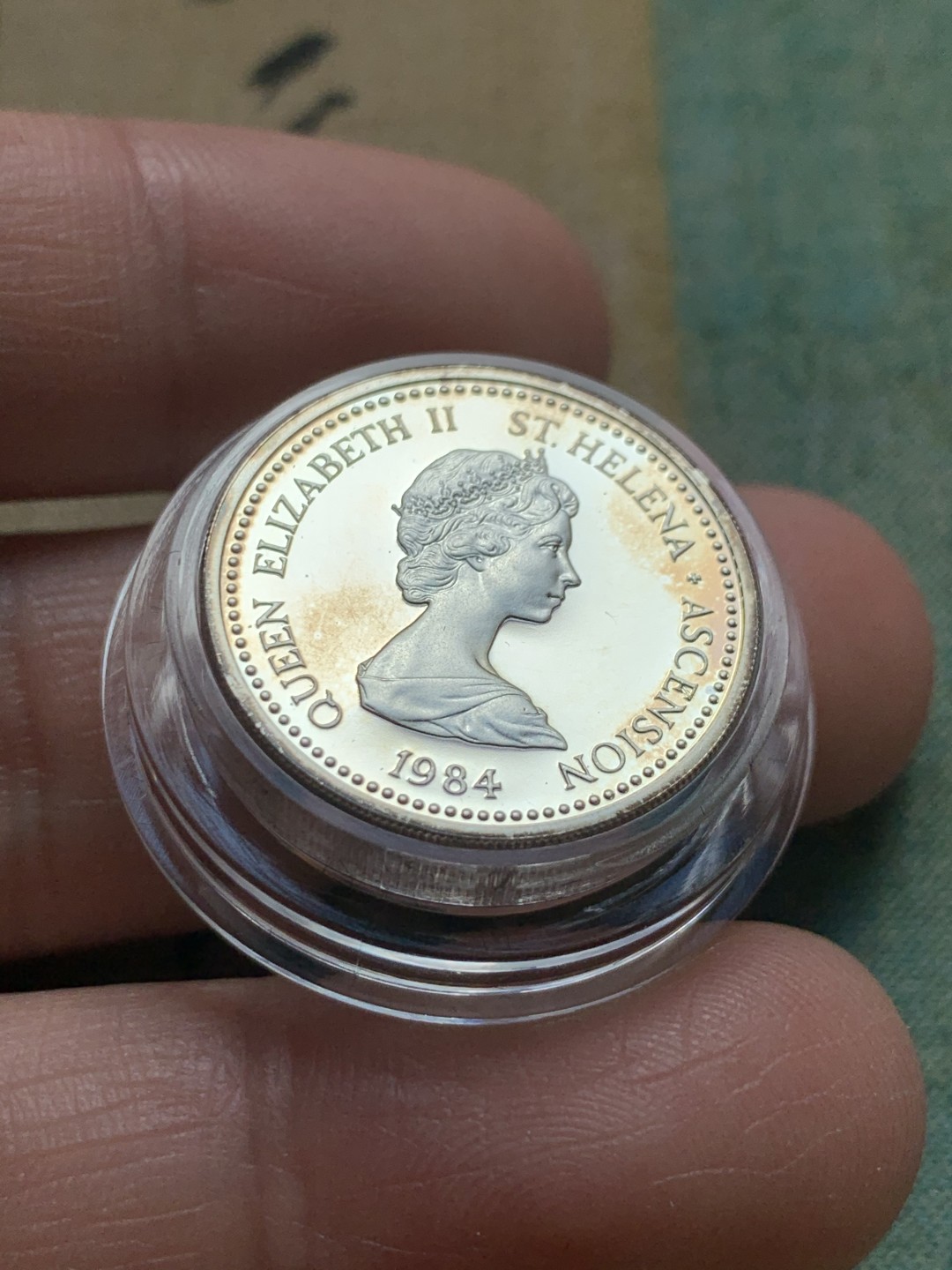 《竞宝斋》第39，40场-本周日，周一2场连拍（全场顺丰包邮） 19克 925银 2500枚发行量 圣赫勒那阿森松1984年1镑 军舰鸟 加厚银币 盒装完美超级厚