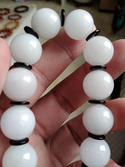 和田籽料精品金丝玉手串 和田籽料精品金丝玉手串