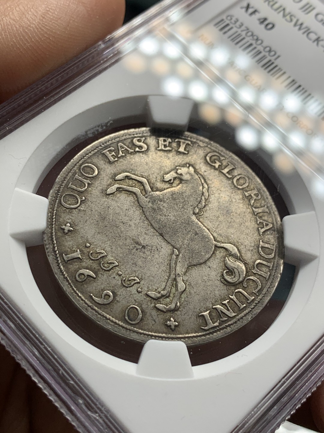 《竞宝斋》第39，40场-本周日，周一2场连拍（全场顺丰包邮） 亚军 NGC-XF40 德国布伦瑞克 1690年 JJJ 宝马 2/3泰勒 银币 老包浆 非常稀少的品种
