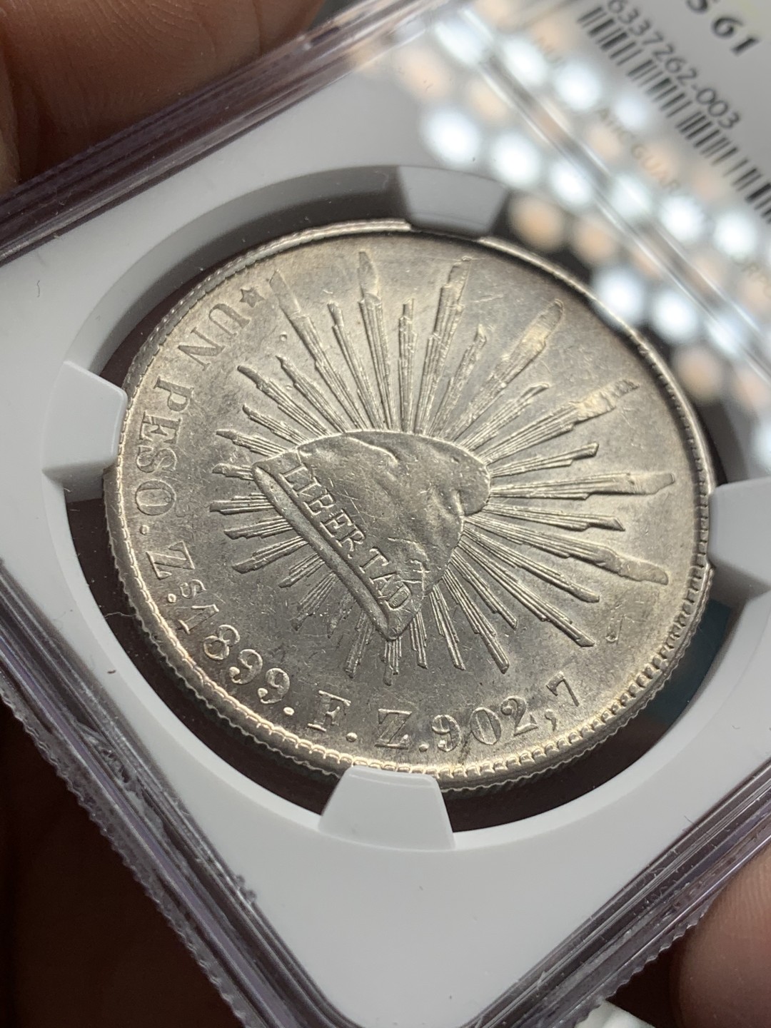 《竞宝斋》第39，40场-本周日，周一2场连拍（全场顺丰包邮） NGC-MS61 墨西哥 1899年ZS 直边鹰洋 1比索 大银币 原光好品 爆羽