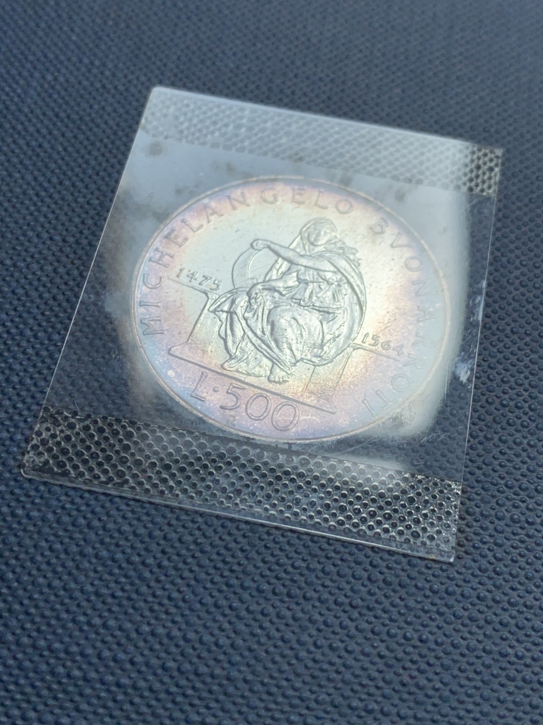 《竞宝斋》第39，40场-本周日，周一2场连拍（全场顺丰包邮） 1975年 意大利 米开朗奇罗 500里拉 纪念银币 三折卡装 值得收藏