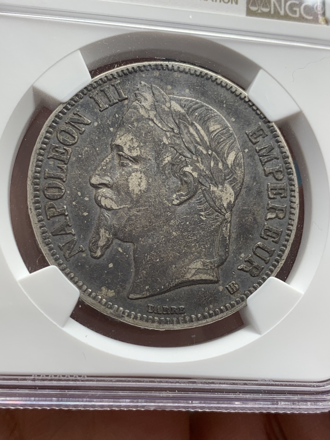 《竞宝斋》第39，40场-本周日，周一2场连拍（全场顺丰包邮） NGC XF45 法国 1868年 炭黑包浆 拿三 5法郎 银币