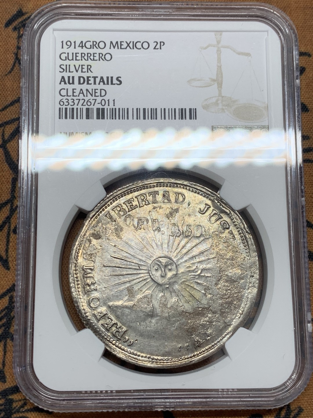 《竞宝斋》第39，40场-本周日，周一2场连拍（全场顺丰包邮） NGC-AU 墨西哥 1914年 革命 2比索 大银币 含少量金 ， XF品的裸币ebay成交价已经超过250美金了