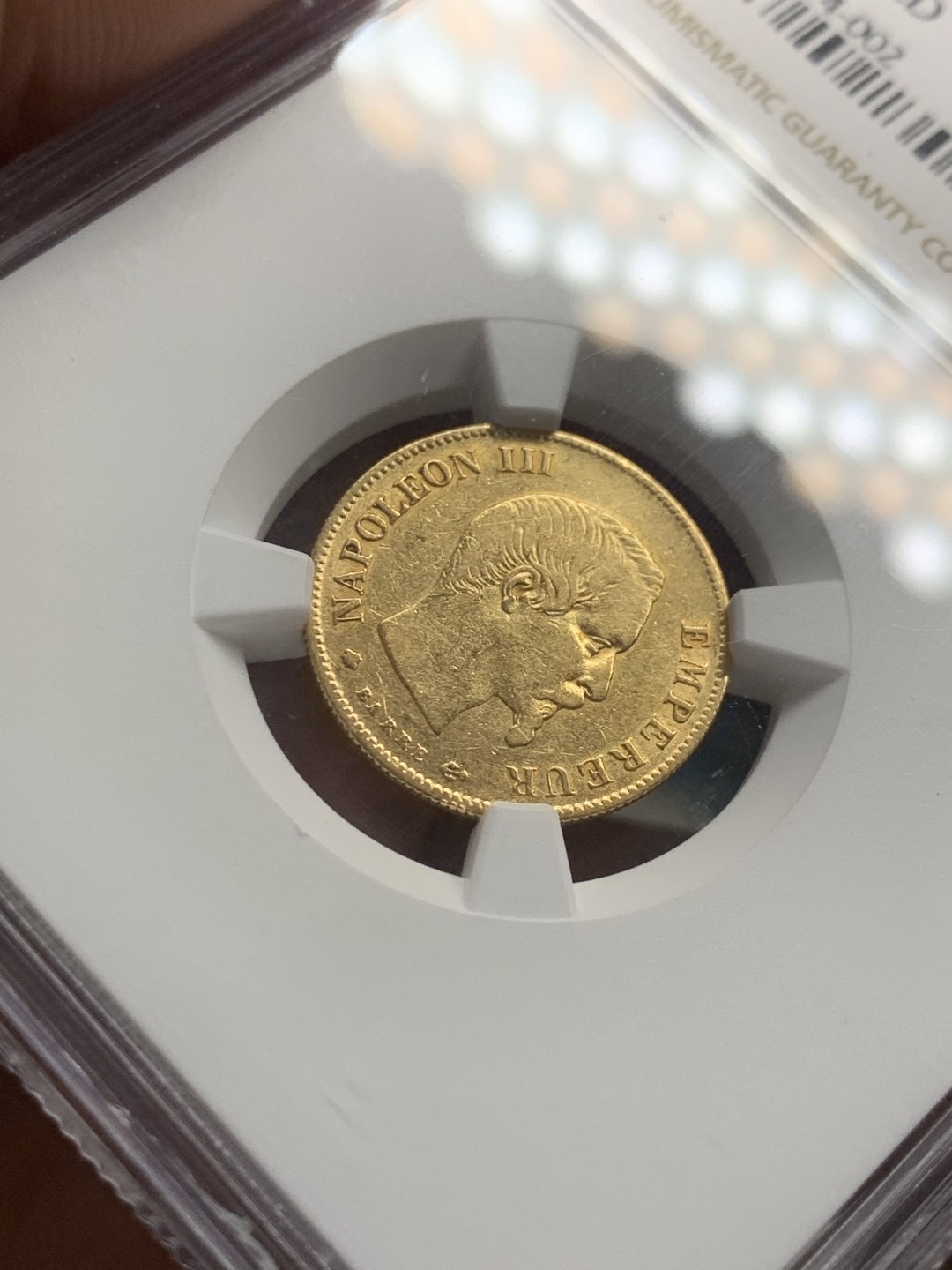 《竞宝斋》第39，40场-本周日，周一2场连拍（全场顺丰包邮） NGC 评级 法国 光头 拿三 无冠版 1860年 10法郎 金币