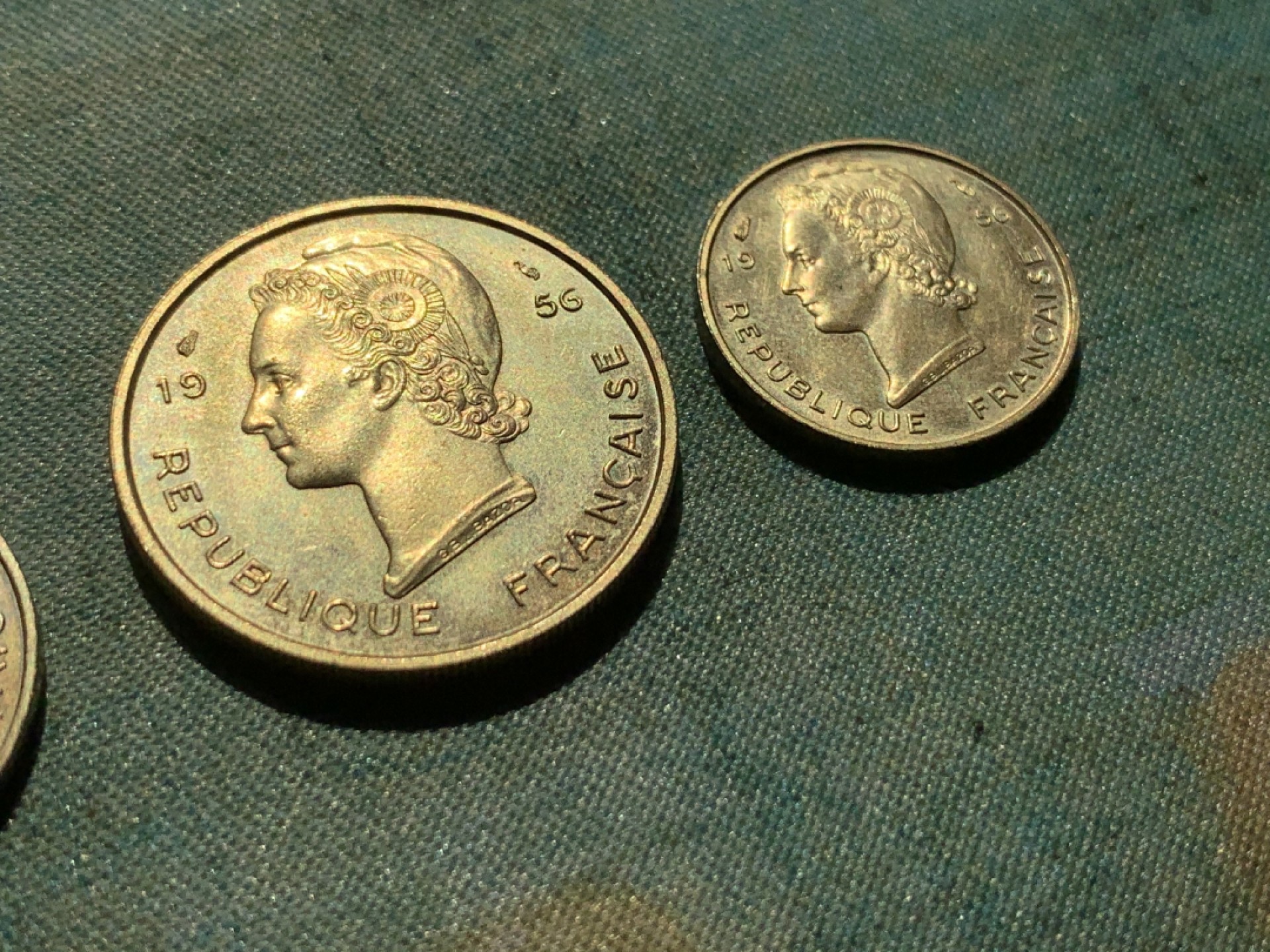 《竞宝斋》第39，40场-本周日，周一2场连拍（全场顺丰包邮） 1956年法属西非样币3枚