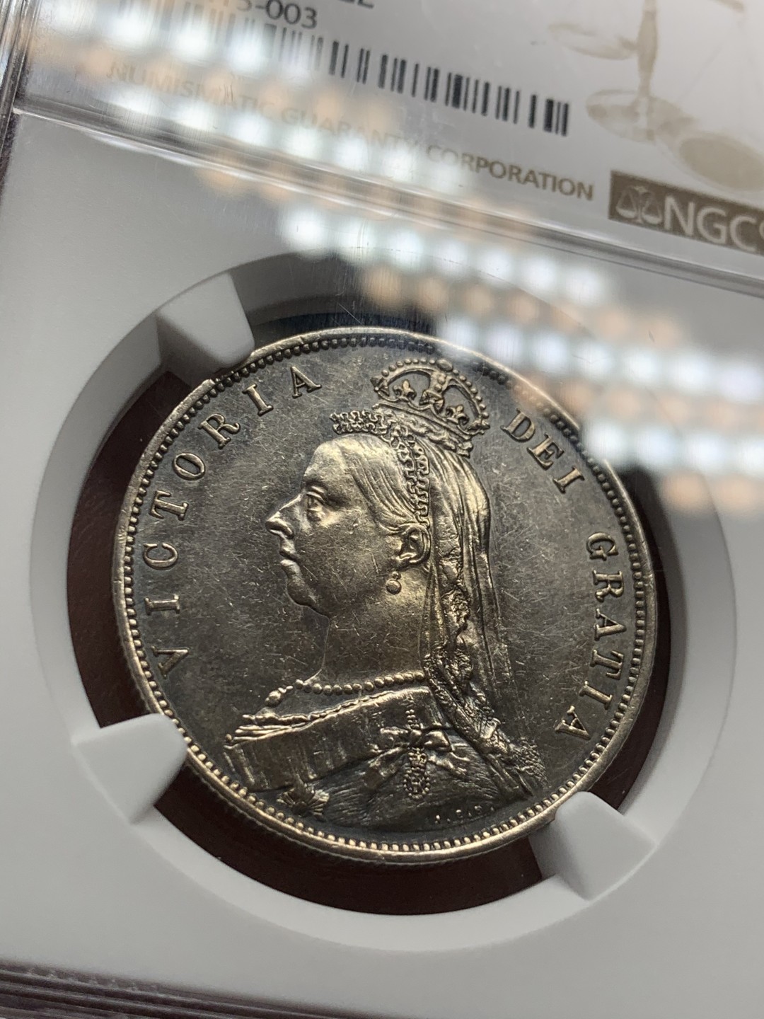 《竞宝斋》第39，40场-本周日，周一2场连拍（全场顺丰包邮） NGC 评级  英国 1887年 罗马体 维多利亚 半克朗银币