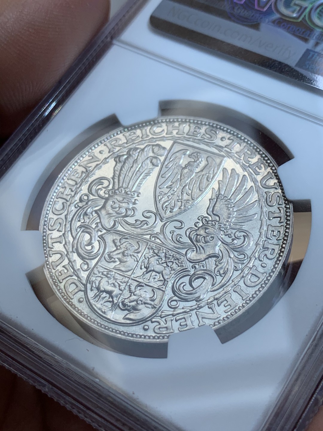 《竞宝斋》第39，40场-本周日，周一2场连拍（全场顺丰包邮） NGC-MS63 德国 1927年 兴登堡80大寿纪念大银章 底板转光 PL 底板