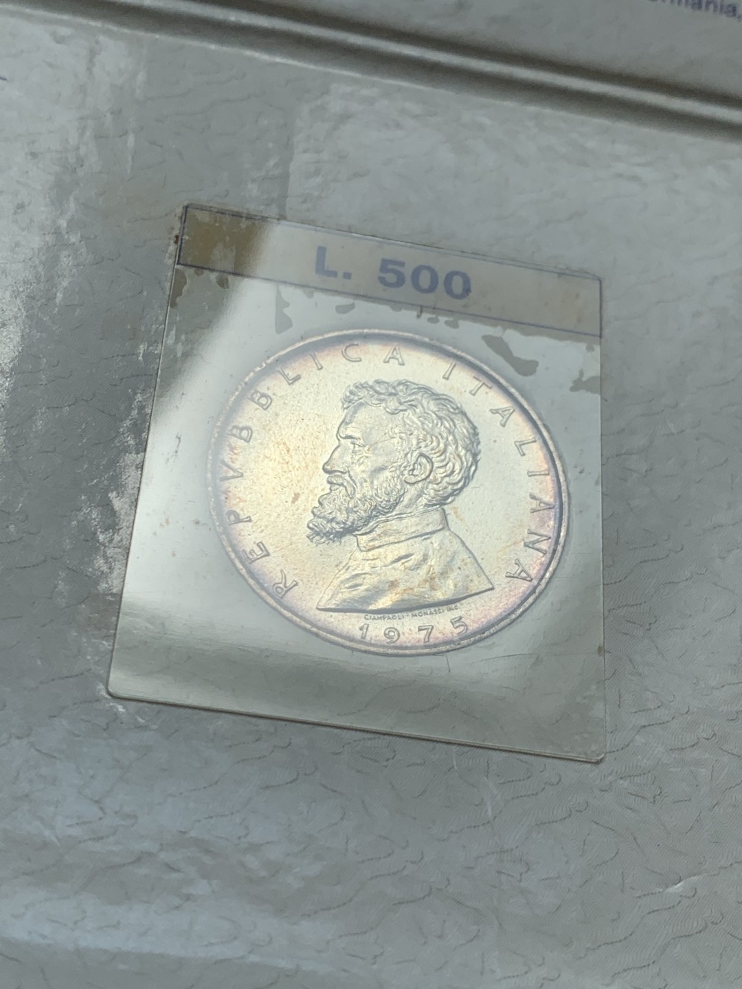 《竞宝斋》第39，40场-本周日，周一2场连拍（全场顺丰包邮） 1975年 意大利 米开朗奇罗 500里拉 纪念银币 三折卡装 值得收藏