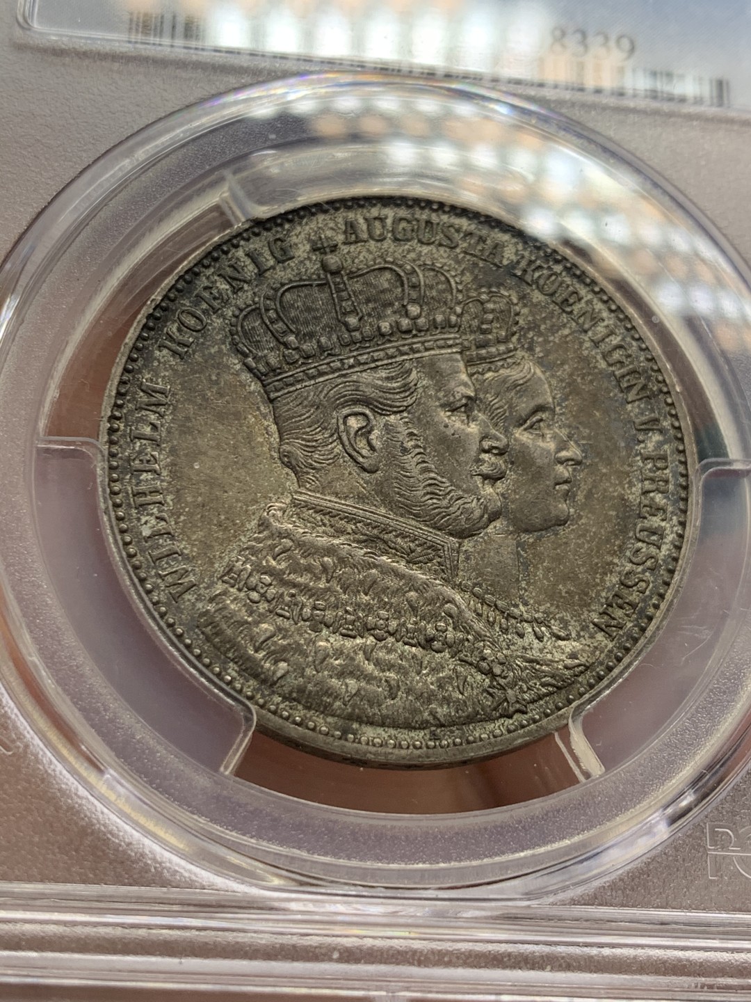 《竞宝斋》第39，40场-本周日，周一2场连拍（全场顺丰包邮） PCGS-AU58 德国普鲁士 1861年 威廉一世登基泰勒 原味五彩包浆