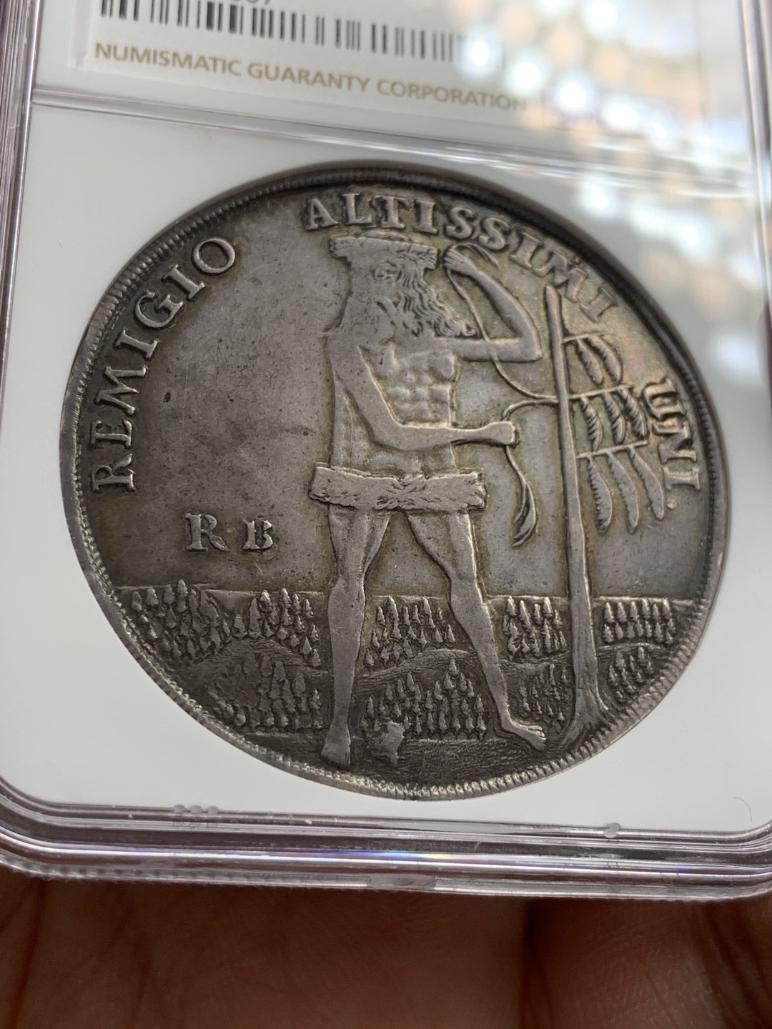 《竞宝斋》第39，40场-本周日，周一2场连拍（全场顺丰包邮） 亚军 NGC-AU55 德国布伦瑞克 1704年 野人大泰勒 大银币 大热品种 价格也在飞涨 这样的品相可遇不可求